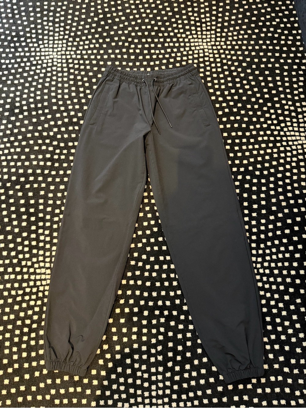 Aritzia Black Jogger Pants - Casual Elastic Waist Trousers